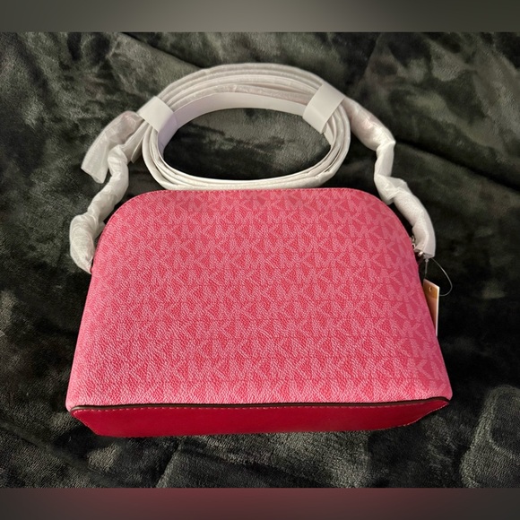 Michael Kors Women’s Jet Set Travel Crossbody Dome Handbag Raspberry BNWT - Picture 6 of 14